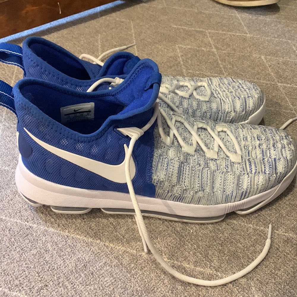Men’s Nike basketball shoes size 12